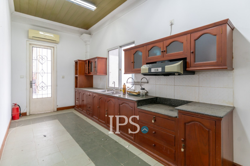 8 Bedroom Villa For Rent - Tonle Bassac, Phnom Penh