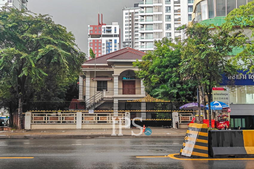 8 Bedroom Villa For Rent - Tonle Bassac, Phnom Penh
