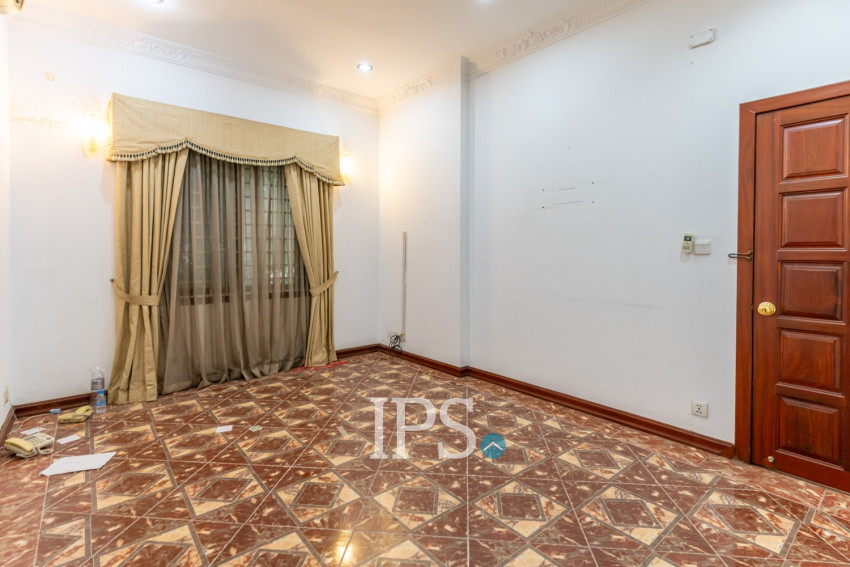 8 Bedroom Villa For Rent - Tonle Bassac, Phnom Penh