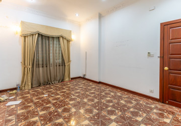 8 Bedroom Villa For Rent - Tonle Bassac, Phnom Penh thumbnail
