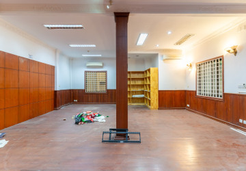 8 Bedroom Villa For Rent - Tonle Bassac, Phnom Penh thumbnail