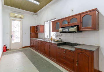 8 Bedroom Villa For Rent - Tonle Bassac, Phnom Penh thumbnail