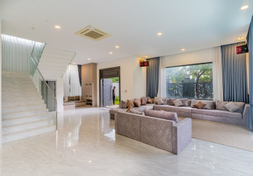 5 Bedroom Villa For Rent - Russey Keo, Phnom Penh thumbnail