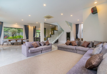 5 Bedroom Villa For Rent - Russey Keo, Phnom Penh thumbnail