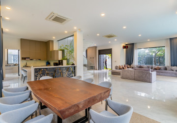 5 Bedroom Villa For Rent - Russey Keo, Phnom Penh thumbnail