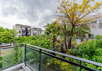 5 Bedroom Villa For Rent - Russey Keo, Phnom Penh thumbnail