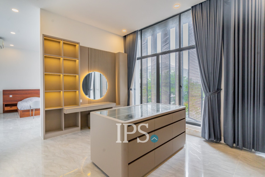 5 Bedroom Villa For Rent - Russey Keo, Phnom Penh