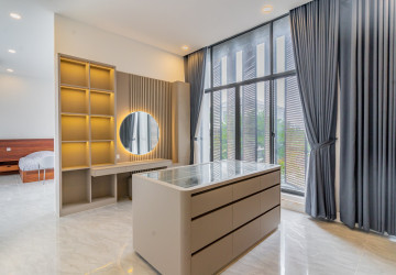5 Bedroom Villa For Rent - Russey Keo, Phnom Penh thumbnail