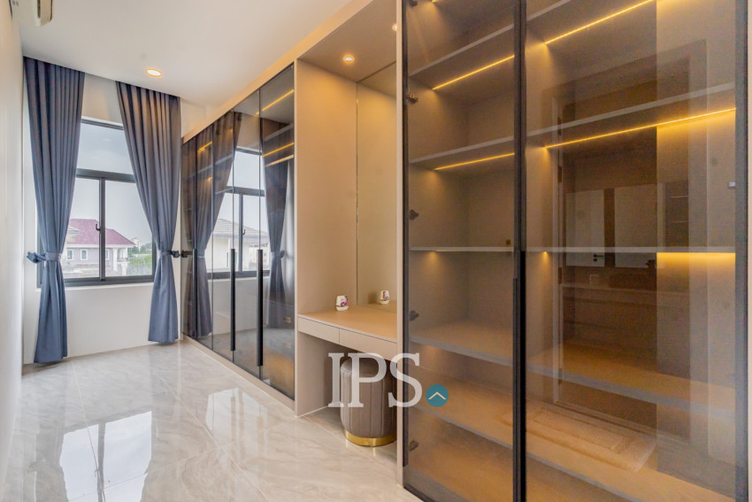 5 Bedroom Villa For Rent - Russey Keo, Phnom Penh