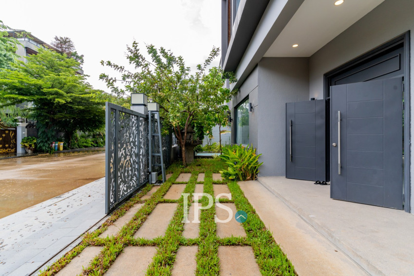 5 Bedroom Villa For Rent - Russey Keo, Phnom Penh