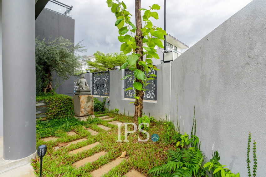 5 Bedroom Villa For Rent - Russey Keo, Phnom Penh