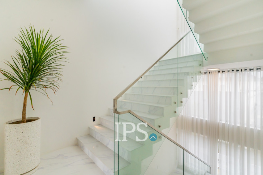 5 Bedroom Villa For Rent - Russey Keo, Phnom Penh