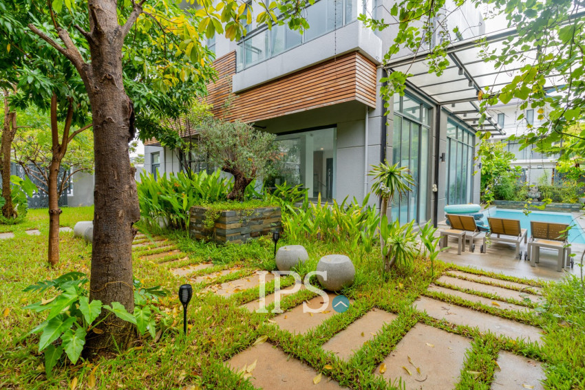 5 Bedroom Villa For Rent - Russey Keo, Phnom Penh