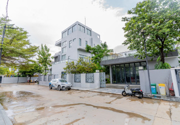 5 Bedroom Villa For Rent - Russey Keo, Phnom Penh thumbnail