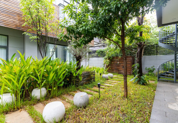 5 Bedroom Villa For Rent - Russey Keo, Phnom Penh thumbnail
