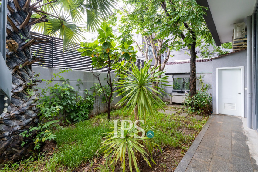 5 Bedroom Villa For Rent - Russey Keo, Phnom Penh