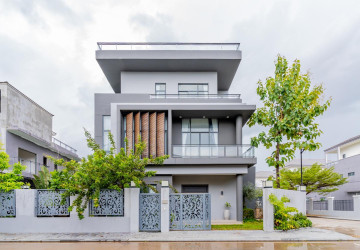 5 Bedroom Villa For Rent - Russey Keo, Phnom Penh thumbnail