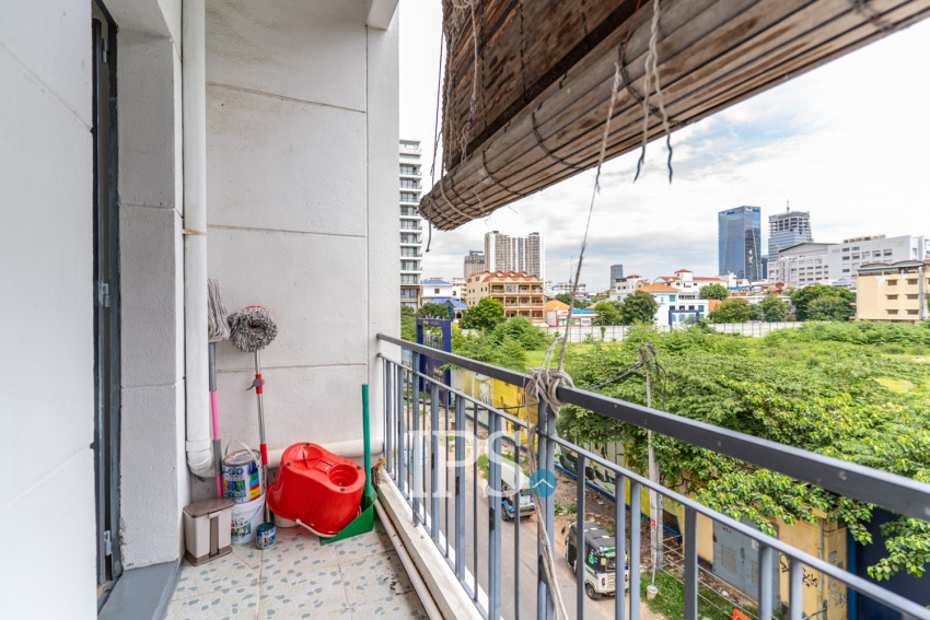 Renovated Loft 3 Bedroom Apartment For Rent - Phsar Thmei 3, Phnom Penh