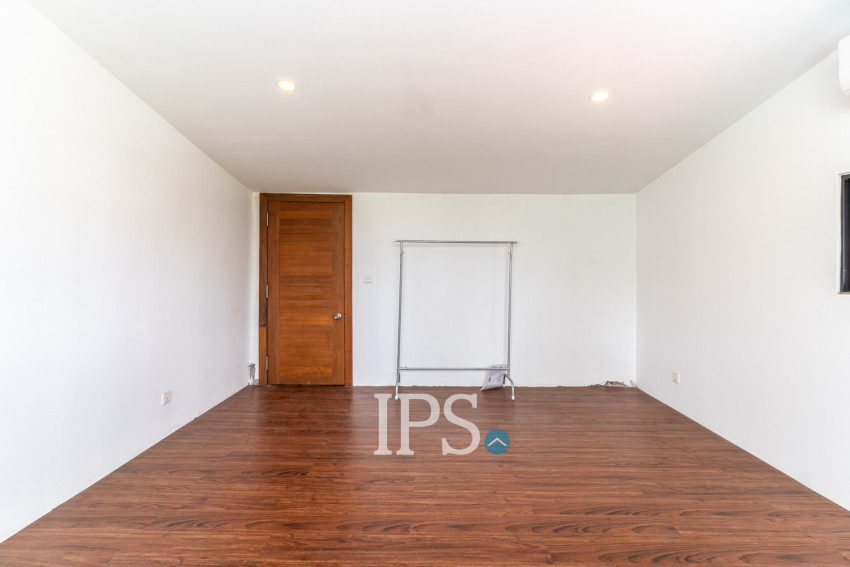 Renovated Loft 3 Bedroom Apartment For Rent - Phsar Thmei 3, Phnom Penh