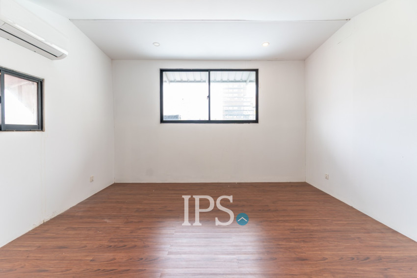 Renovated Loft 3 Bedroom Apartment For Rent - Phsar Thmei 3, Phnom Penh