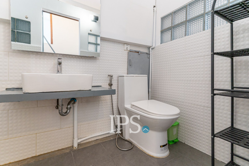 Renovated Loft 3 Bedroom Apartment For Rent - Phsar Thmei 3, Phnom Penh