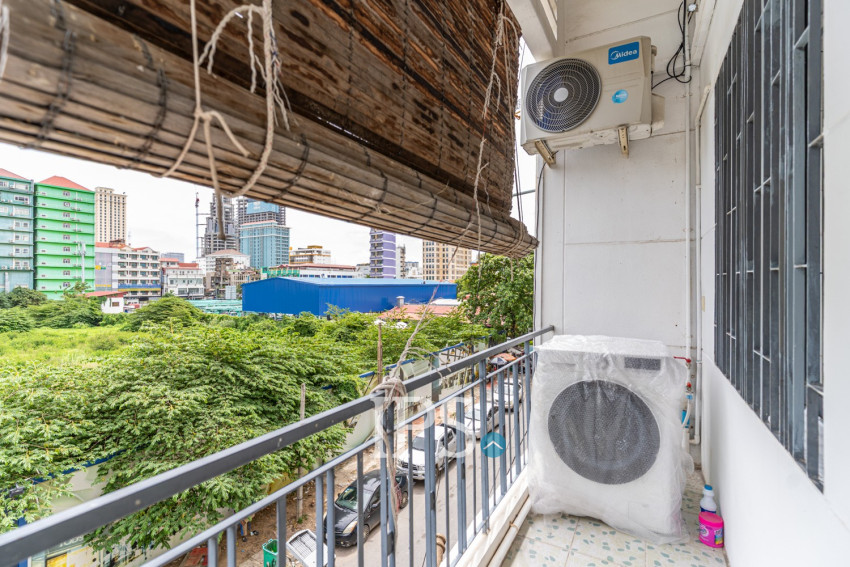 Renovated Loft 3 Bedroom Apartment For Rent - Phsar Thmei 3, Phnom Penh