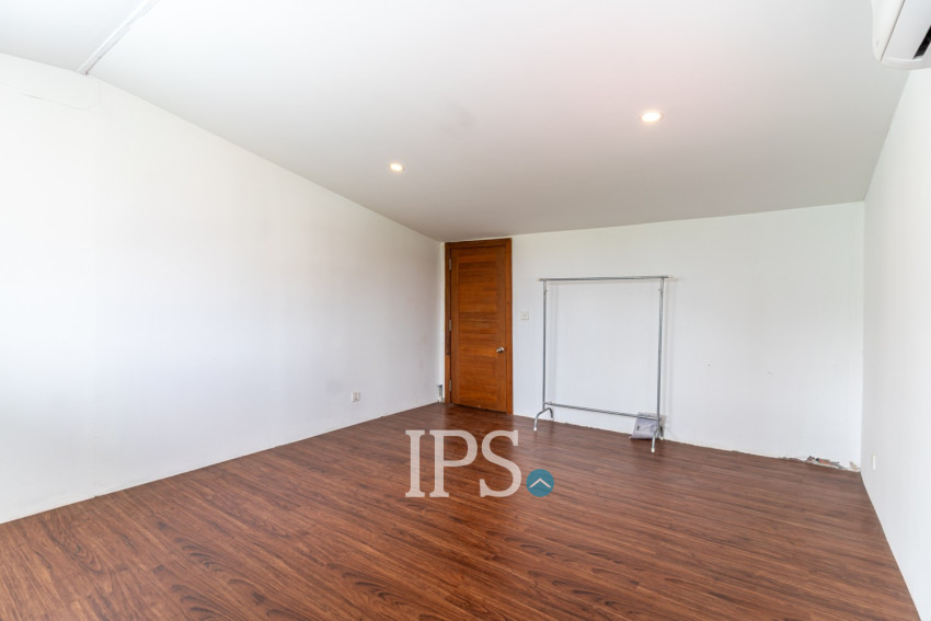 Renovated Loft 3 Bedroom Apartment For Rent - Phsar Thmei 3, Phnom Penh