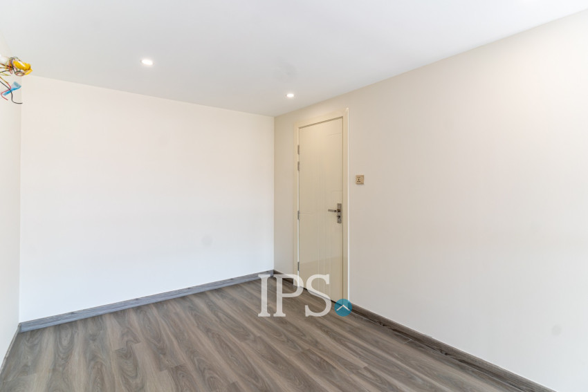 18th Floor 2 Bedroom Loft Condo For Sale - L Tower, Beoung Tumpun 2, Phnom Penh