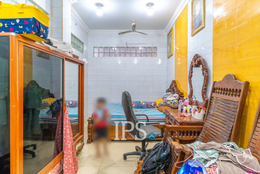 182 Sqm Retail Space For Rent - Phsar Thmei Ti 3, Phnom Penh
