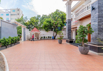 5 Bedroom Villa For Rent - Boeung Kak 1, Phnom Penh thumbnail