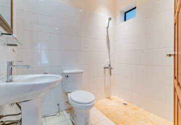 5 Bedroom Villa For Rent - Boeung Kak 1, Phnom Penh thumbnail