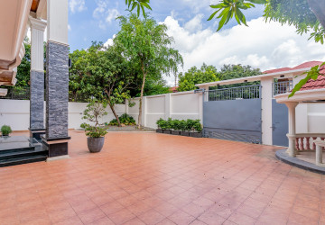 5 Bedroom Villa For Rent - Boeung Kak 1, Phnom Penh thumbnail