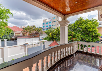 5 Bedroom Villa For Rent - Boeung Kak 1, Phnom Penh thumbnail