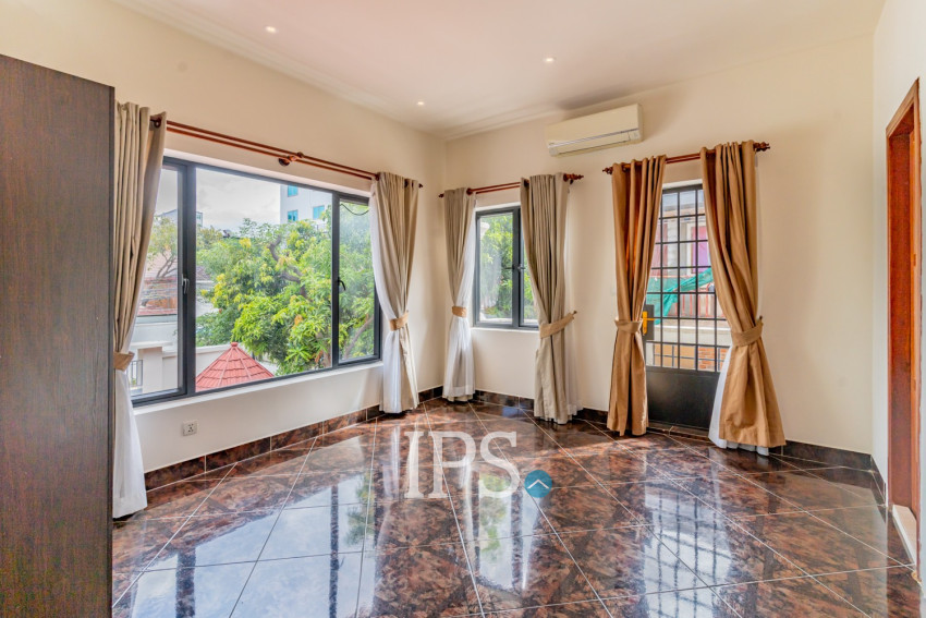 5 Bedroom Villa For Rent - Boeung Kak 1, Phnom Penh