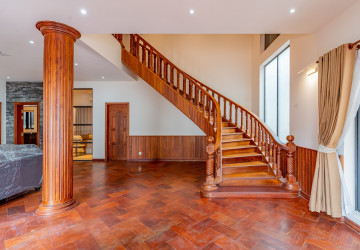 5 Bedroom Villa For Rent - Boeung Kak 1, Phnom Penh thumbnail