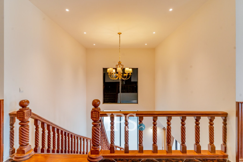 5 Bedroom Villa For Rent - Boeung Kak 1, Phnom Penh