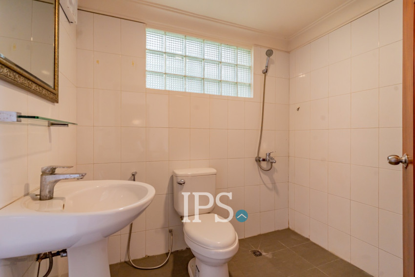 5 Bedroom Villa For Rent - Boeung Kak 1, Phnom Penh