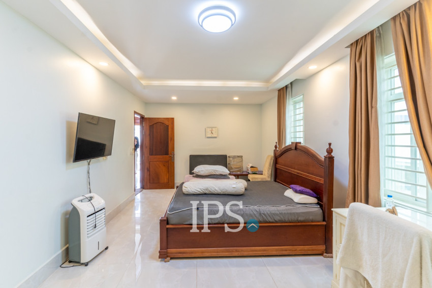 6 Bedroom Villa For Rent - Russey Keo, Phnom Penh