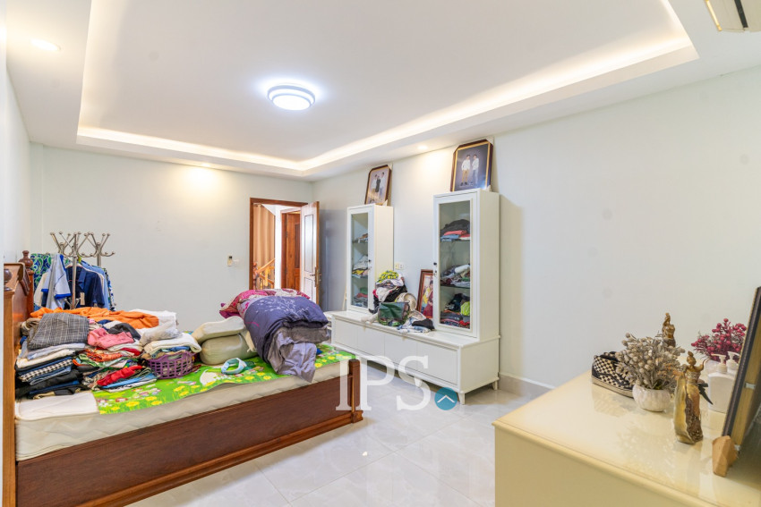 6 Bedroom Villa For Rent - Russey Keo, Phnom Penh