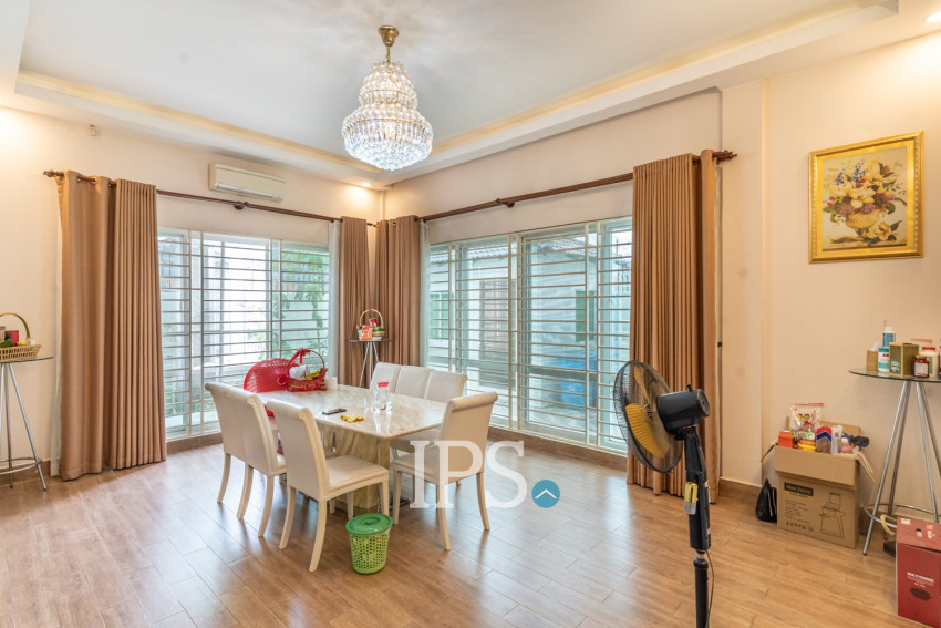 6 Bedroom Villa For Rent - Russey Keo, Phnom Penh