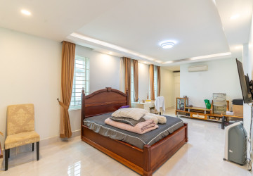 6 Bedroom Villa For Rent - Russey Keo, Phnom Penh thumbnail