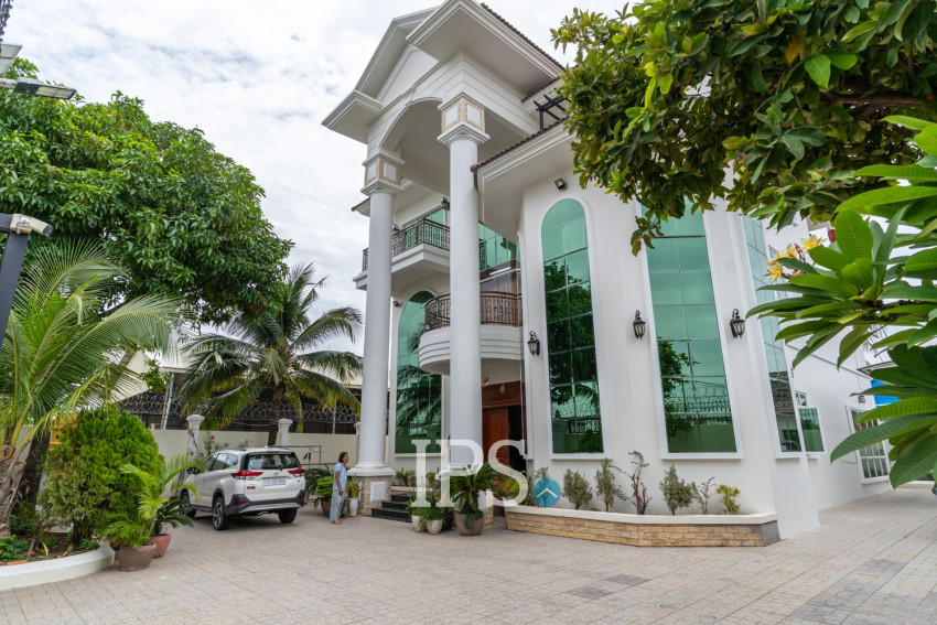 6 Bedroom Villa For Rent - Russey Keo, Phnom Penh