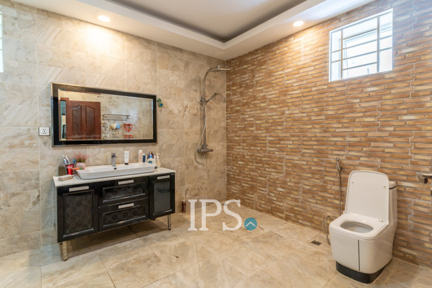 6 Bedroom Villa For Rent - Russey Keo, Phnom Penh