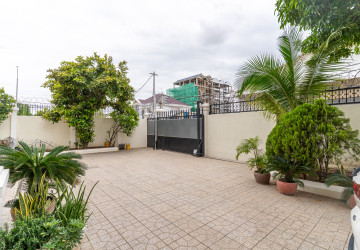 6 Bedroom Villa For Rent - Russey Keo, Phnom Penh thumbnail