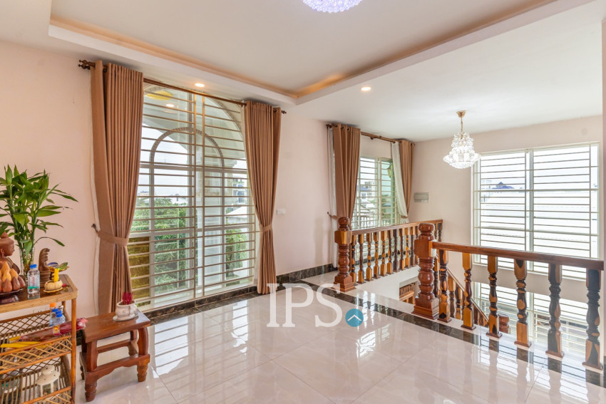 6 Bedroom Villa For Rent - Russey Keo, Phnom Penh