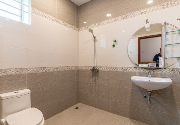 6 Bedroom Villa For Rent - Russey Keo, Phnom Penh thumbnail