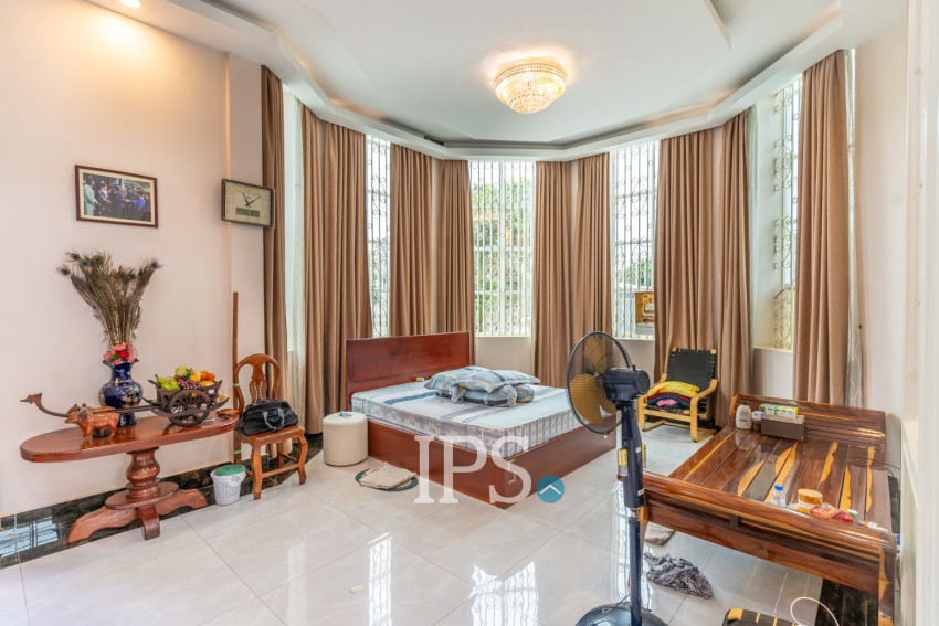 6 Bedroom Villa For Rent - Russey Keo, Phnom Penh