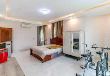 6 Bedroom Villa For Rent - Russey Keo, Phnom Penh thumbnail