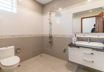 6 Bedroom Villa For Rent - Russey Keo, Phnom Penh thumbnail