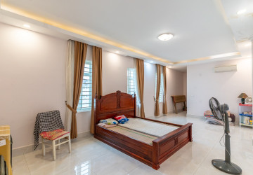 6 Bedroom Villa For Rent - Russey Keo, Phnom Penh thumbnail
